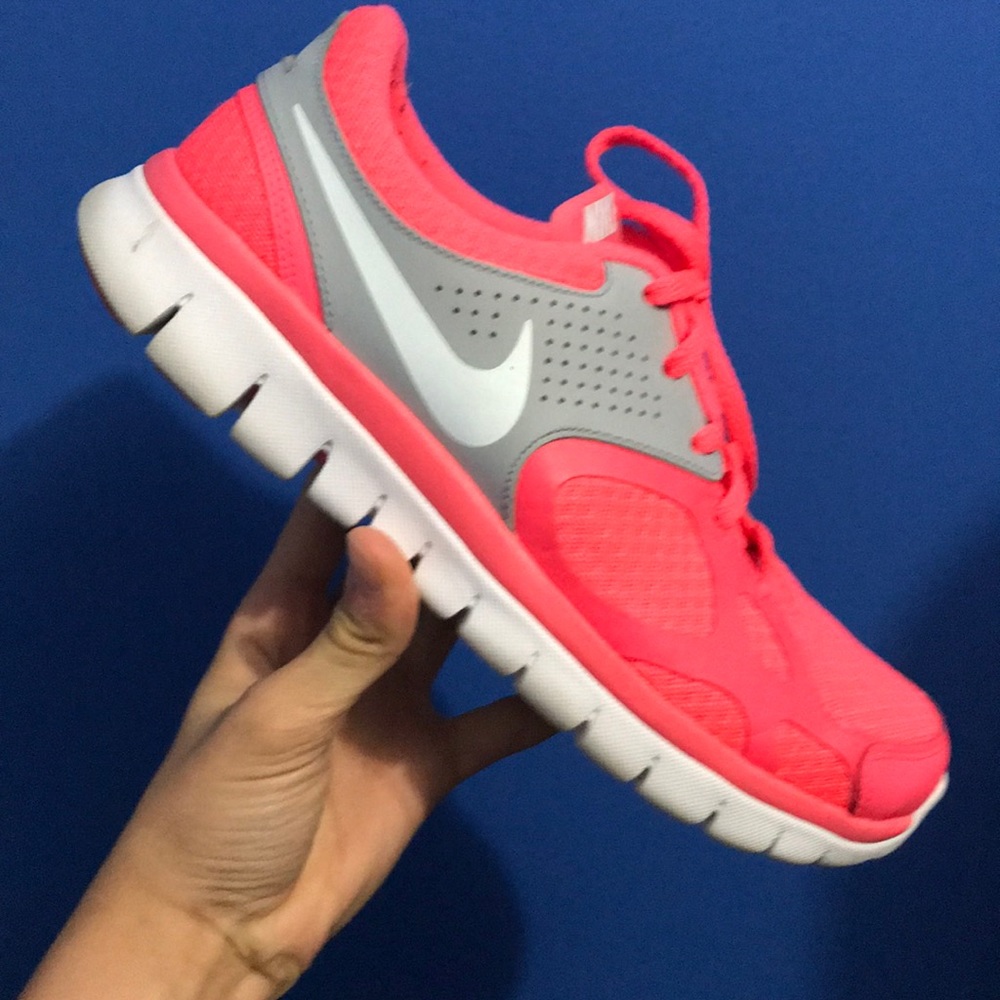 Nike Women's Athletic Shoes - Pink and Gray